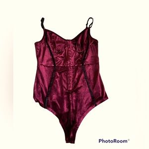 Cider Corset In Velvet Burgundy